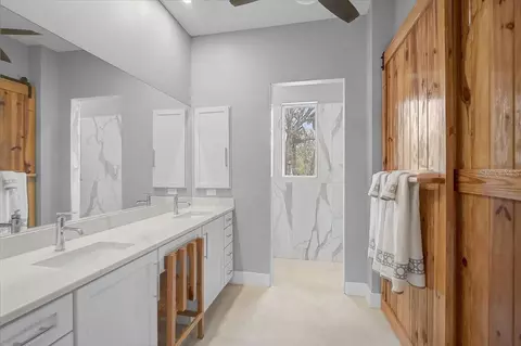 Bath - 4712 34th Ave E, Bradenton, FL 34208 photo 2 of 4
