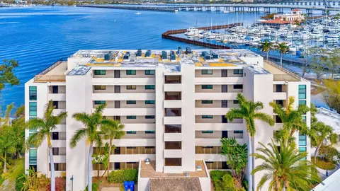 1510 1st Ave W #402, Bradenton, FL 34205