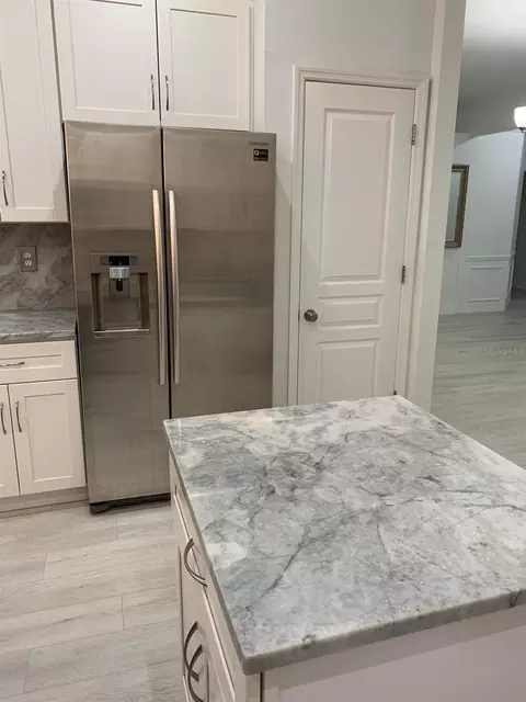 Kitchen - 4608 56th Ter E, Bradenton, FL 34203 photo 4 of 6