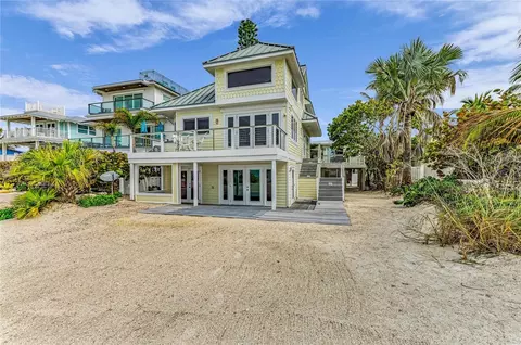 3007 Avenue F, Holmes Beach, FL 34217