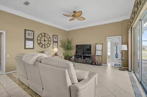 Living - 5072 Kilty Ct E, Bradenton, FL 34203 photo 2 of 4