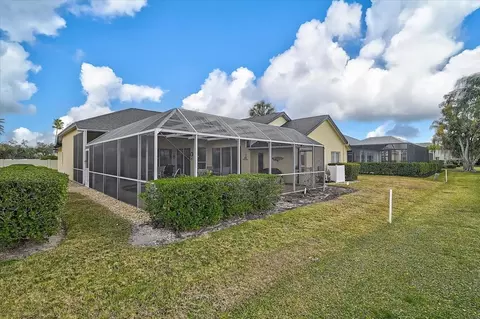 Exterior - 5072 Kilty Ct E, Bradenton, FL 34203 photo 6 of 7