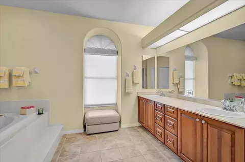 Bath - 5072 Kilty Ct E, Bradenton, FL 34203 photo 1 of 4