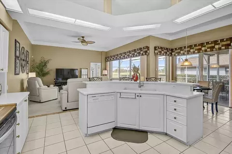Kitchen - 5072 Kilty Ct E, Bradenton, FL 34203 photo 3 of 4