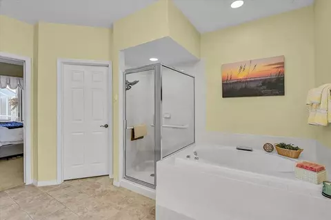 Bath - 5072 Kilty Ct E, Bradenton, FL 34203 photo 2 of 4
