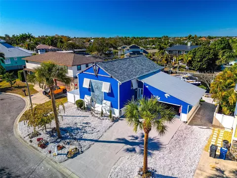 4211 3rd Ave NE, Bradenton, FL 34208