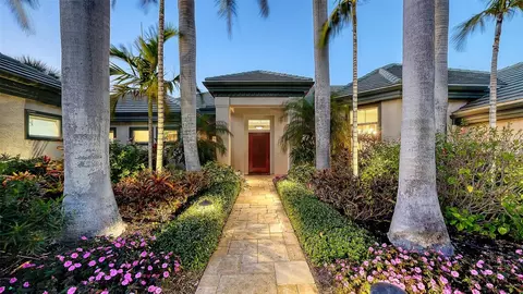 316 W Royal Flamingo Dr, Sarasota, FL 34236