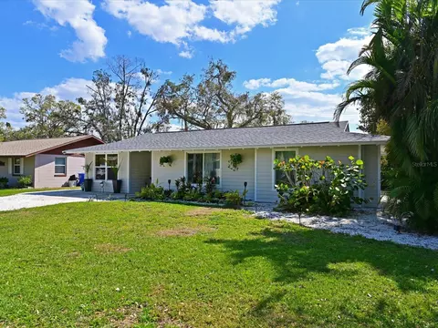 3307 3rd Ave W, Bradenton, FL 34205