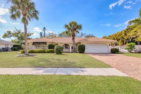 7232 Willow St, Sarasota, FL 34243