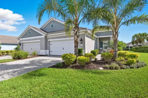 2723 Sapphire Blue Ln, Bradenton, FL 34211