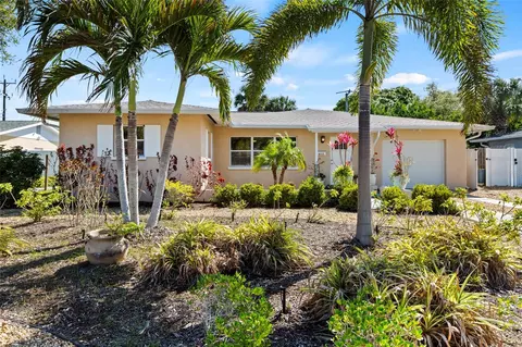 6111 Dartmouth Dr, Bradenton, FL 34207