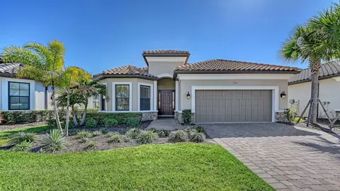 5641 Scarlotti St, Nokomis, FL 34275