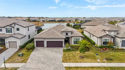 15351 Serene Shores Loop, Lakewood Ranch, FL 34211