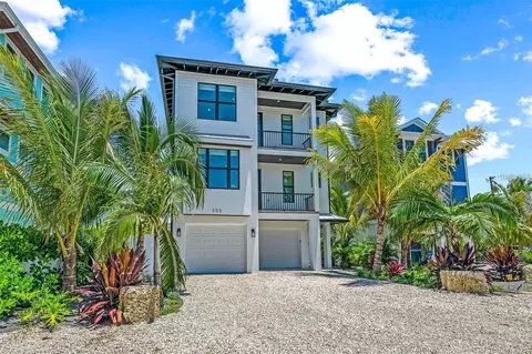 203 Bay Dr N, Bradenton Beach, FL 34217