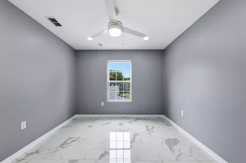 Bedroom - 1615 31st Ave E, Bradenton, FL 34208 photo 7 of 8