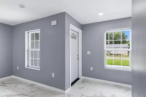 Entry Way - 1615 31st Ave E, Bradenton, FL 34208 photo 1 of 3