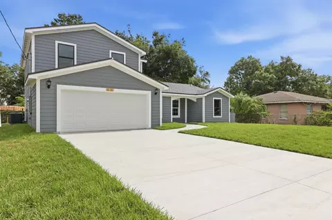 Exterior - 1615 31st Ave E, Bradenton, FL 34208 photo 4 of 5