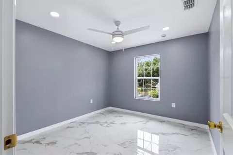 Bedroom - 1615 31st Ave E, Bradenton, FL 34208 photo 5 of 8