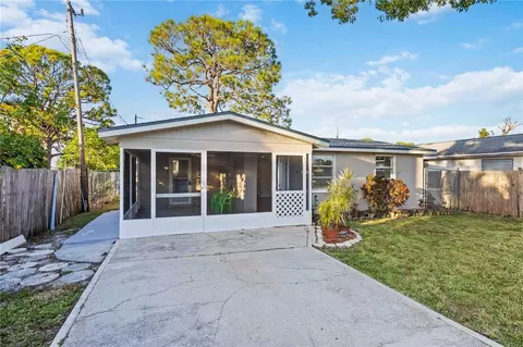 306 E Langsner St, Englewood, FL 34223