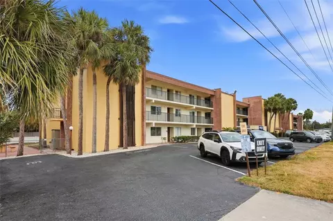 4435 1st St NE #205, Saint Petersburg, FL 33703