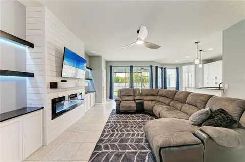 Living - 8005 115th Ave E, Parrish, FL 34219 photo 3 of 4