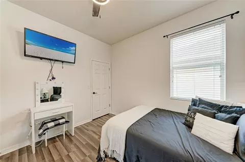 Bedroom - 8005 115th Ave E, Parrish, FL 34219 photo 9 of 10