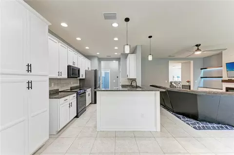 Kitchen - 8005 115th Ave E, Parrish, FL 34219 photo 1 of 7