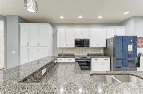 Kitchen - 8005 115th Ave E, Parrish, FL 34219 photo 3 of 7