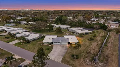 3206 Village Green Dr #1036, Sarasota, FL 34239
