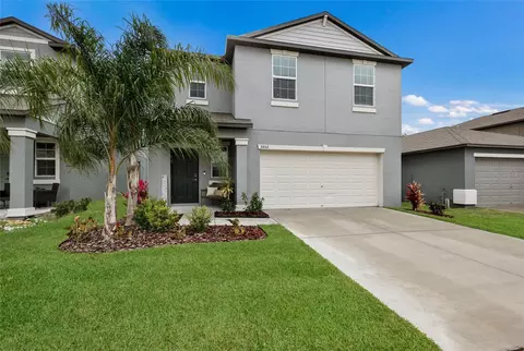 5552 Blue Azure Dr, Wimauma, FL 33598