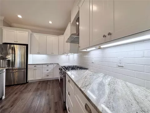 Kitchen - 12822 Del Corso Loop, Bradenton, FL 34211 photo 2 of 3