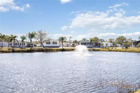 2 S Botany Bay Cir, Englewood, FL 34223
