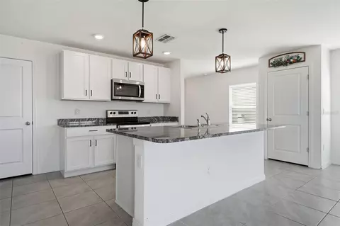 Kitchen - 10215 Charlotte Dr, Parrish, FL 34219 photo 5 of 6