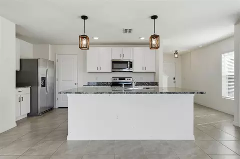 Kitchen - 10215 Charlotte Dr, Parrish, FL 34219 photo 4 of 6