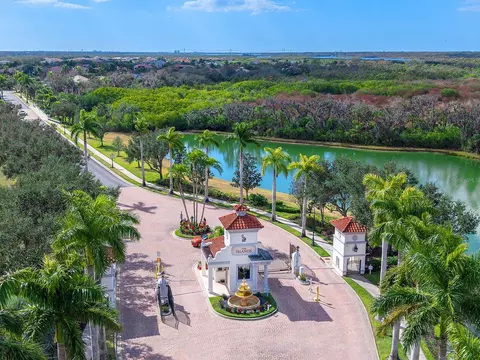View/Area - 11708 Rive Isle Run, Parrish, FL 34219 photo 6 of 12