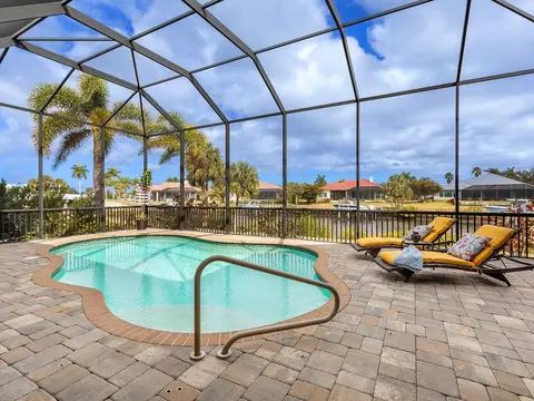 Exterior - 11708 Rive Isle Run, Parrish, FL 34219 photo 3 of 11