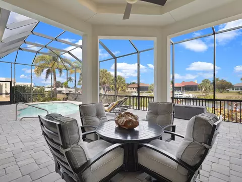Exterior - 11708 Rive Isle Run, Parrish, FL 34219 photo 7 of 11