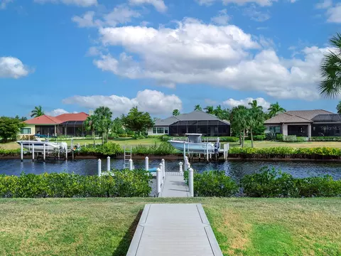 Exterior - 11708 Rive Isle Run, Parrish, FL 34219 photo 8 of 11