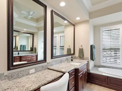 Bath - 11708 Rive Isle Run, Parrish, FL 34219 photo 1 of 5