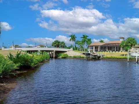 View/Area - 11708 Rive Isle Run, Parrish, FL 34219 photo 5 of 12