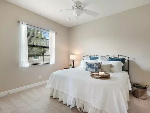 Bedroom - 11708 Rive Isle Run, Parrish, FL 34219 photo 6 of 7