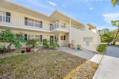 7860 Palm Aire Ln #105, Sarasota, FL 34243
