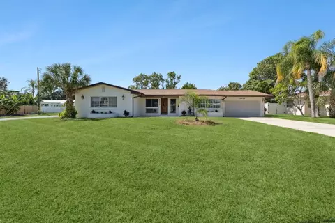 2335 Tropical Shores Dr SE, Saint Petersburg, FL 33705