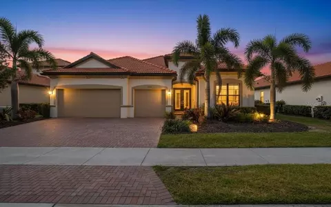 10900 Tarflower Dr, Venice, FL 34293