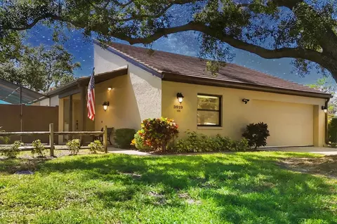 3919 Glen Oaks Manor Dr, Sarasota, FL 34232