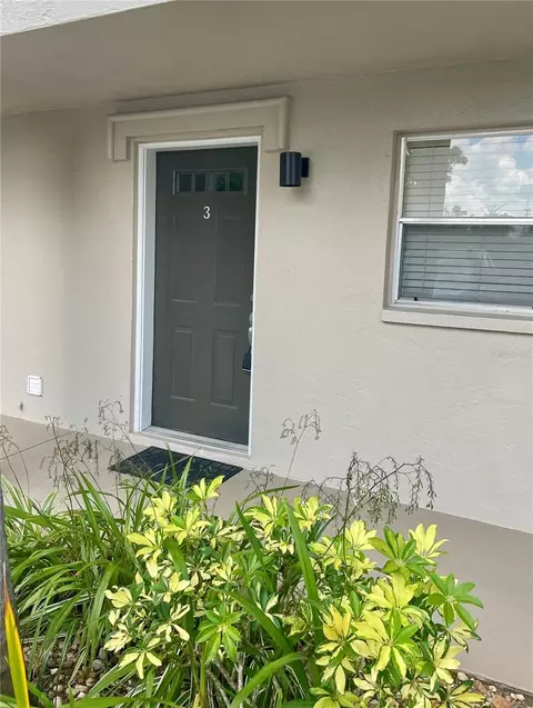 918 La Costa Cir #3, Sarasota, FL 34237
