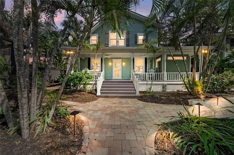 1611 Hyde Park St, Sarasota, FL 34239