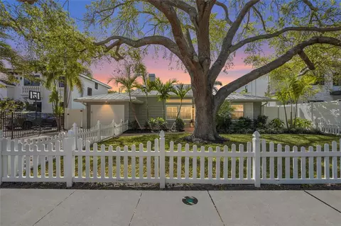 1920 Wisteria St, Sarasota, FL 34239