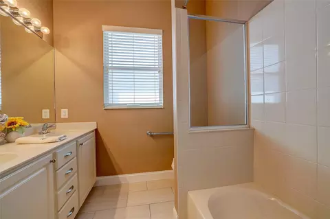 Bath - 11447 57th St E, Parrish, FL 34219 photo 6 of 6