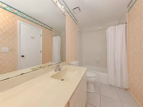 Bath - 764 Sarabay Rd #8, Osprey, FL 34229 photo 1 of 2
